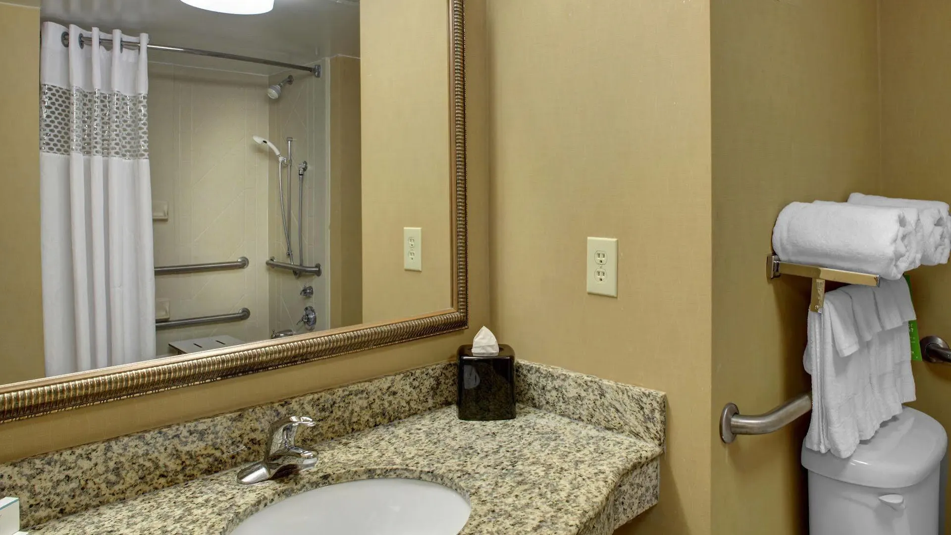 Hampton Inn & Suites Tampa Ybor City Downtown