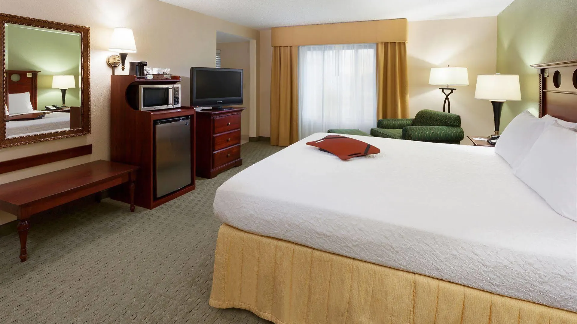 Hampton Inn & Suites Tampa Ybor City Downtown Hotel